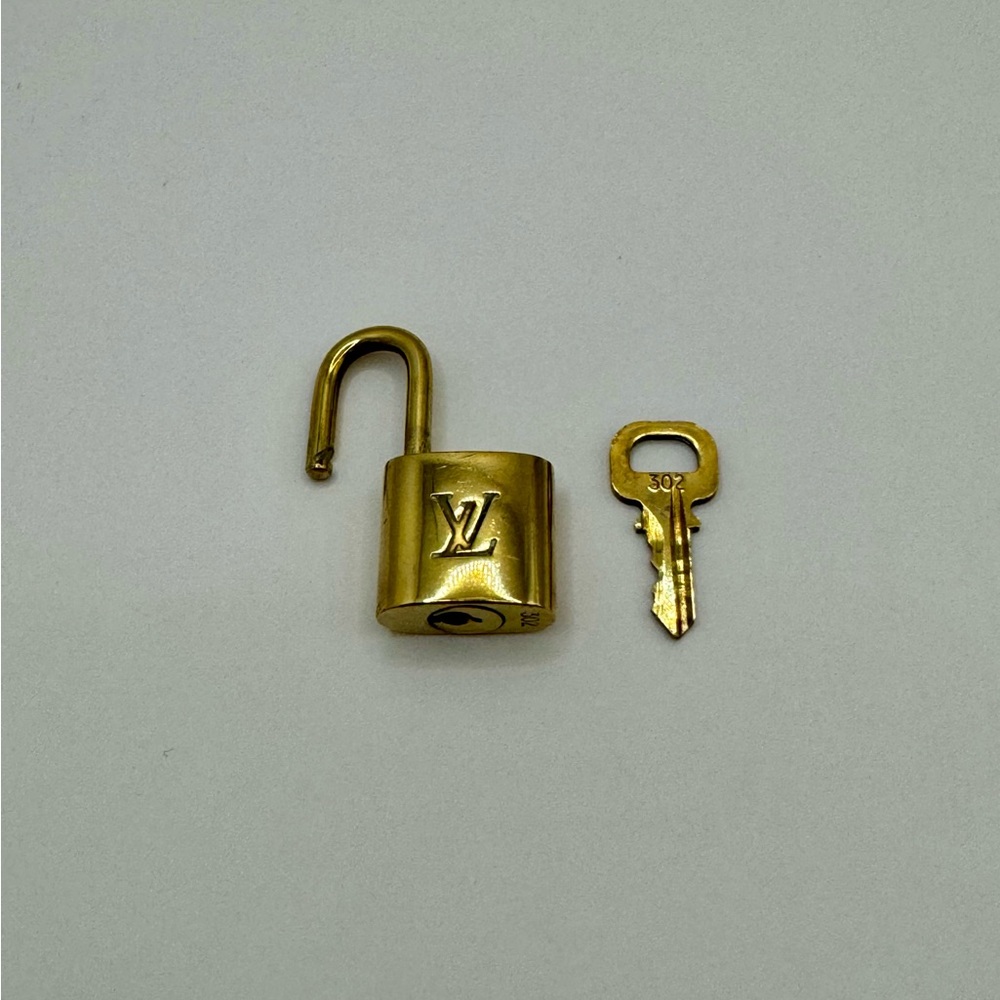 Louis Vuitton lock & key
